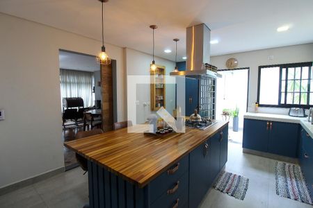 Cozinha de casa para alugar com 3 quartos, 300m² em Caxingui, São Paulo