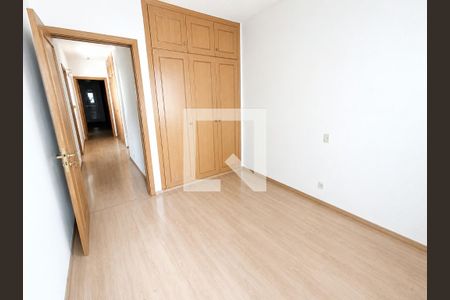 Quarto de apartamento à venda com 3 quartos, 148m² em Vila Itapura, Campinas