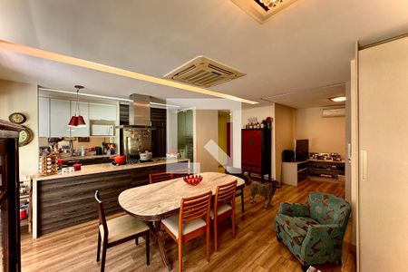 Sala/cozinha de apartamento à venda com 2 quartos, 117m² em Laranjeiras, Rio de Janeiro