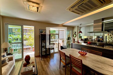 Sala/cozinha de apartamento à venda com 2 quartos, 117m² em Laranjeiras, Rio de Janeiro