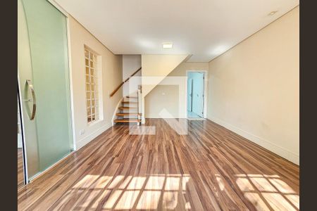 Sala de casa para alugar com 4 quartos, 140m² em Chácara Santo Antônio (zona Sul), São Paulo