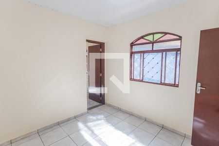 Quarto 1 de casa para alugar com 2 quartos, 100m² em Santa Efigênia, Belo Horizonte