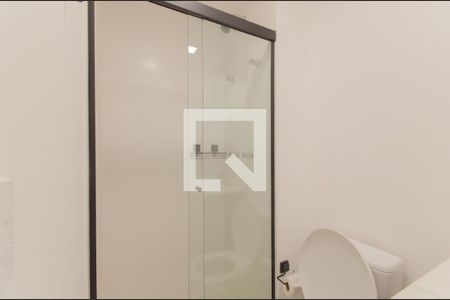 Banheiro de kitnet/studio para alugar com 1 quarto, 24m² em Vila Mariana, São Paulo