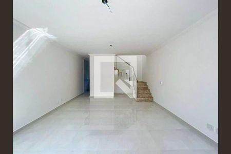Casa à venda com 3 quartos, 100m² em Vila Romero, São Paulo