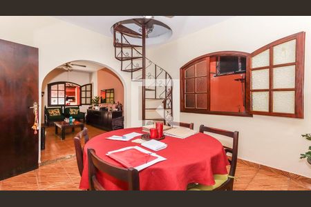 Casa à venda com 4 quartos, 210m² em Recreio dos Bandeirantes, Rio de Janeiro