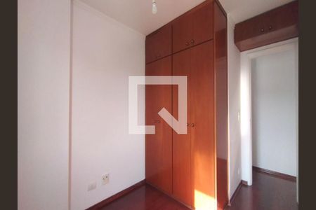 Casa à venda com 3 quartos, 219m² em Cambuci, São Paulo