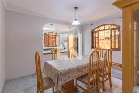 Casa à venda com 3 quartos, 205m² em Parque Novo Oratório, Santo André