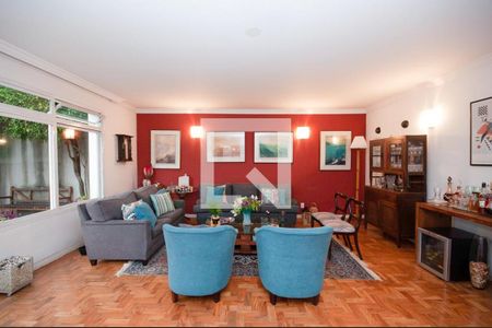 Casa à venda com 8 quartos, 270m² em Vila Ipojuca, São Paulo