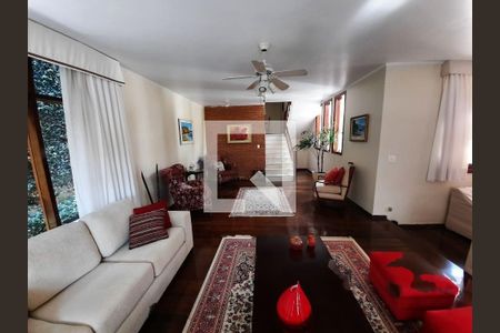 Casa à venda com 4 quartos, 300m² em Jardim Morumbi, São Paulo