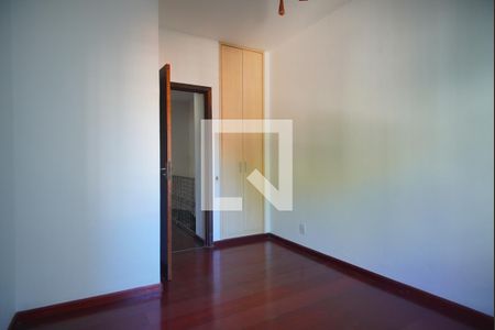 Quarto 2  de casa para alugar com 3 quartos, 130m² em São Geraldo, Porto Alegre