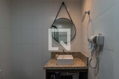 Banheiro de apartamento à venda com 1 quarto, 26m² em Barra Funda, São Paulo