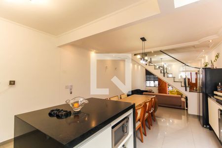Sala/Cozinha de casa à venda com 4 quartos, 200m² em Vila Bertioga, São Paulo