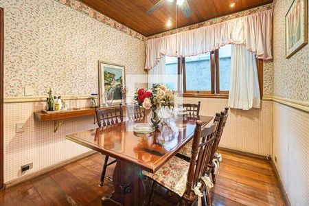 Casa à venda com 4 quartos, 550m² em Alphaville Residencial Zero, Barueri