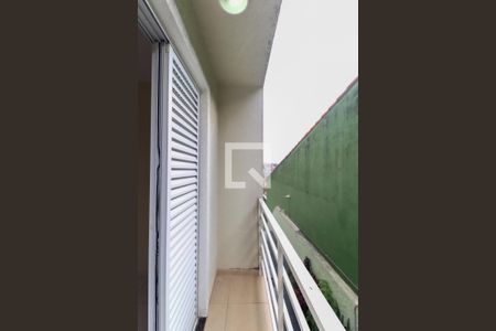 Varanda da Suíte 1 de casa de condomínio para alugar com 2 quartos, 56m² em Vila Carmosina, São Paulo