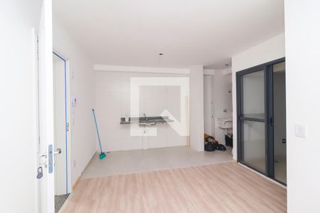 Sala/Quarto de kitnet/studio para alugar com 1 quarto, 28m² em Cidade Antônio Estêvão de Carvalho, São Paulo