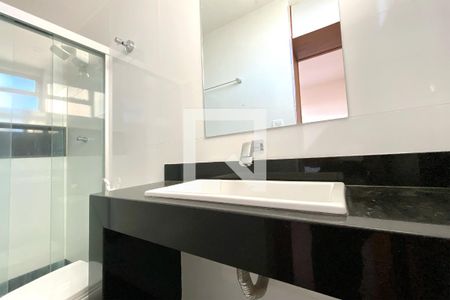 Banheiro da Suíte de apartamento para alugar com 1 quarto, 50m² em Carmo, Belo Horizonte