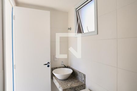 Banheiro de apartamento para alugar com 1 quarto, 95m² em São Lucas, Belo Horizonte
