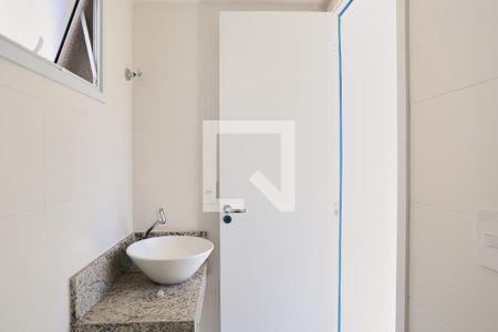 Banheiro de apartamento para alugar com 1 quarto, 95m² em São Lucas, Belo Horizonte