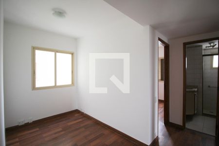 Corredor de apartamento para alugar com 3 quartos, 114m² em Indianópolis, São Paulo