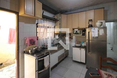 Cozinha de apartamento para alugar com 2 quartos, 27m² em Vila Bancaria, São Paulo