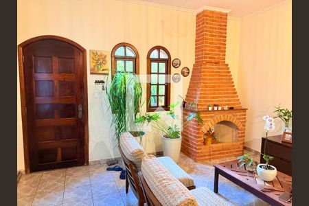 Casa para alugar com 3 quartos, 220m² em Vila Sao Francisco (zona Sul), São Paulo