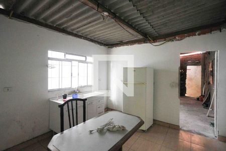 Cozinha de casa para alugar com 1 quarto, 28m² em Vila Bancaria, São Paulo