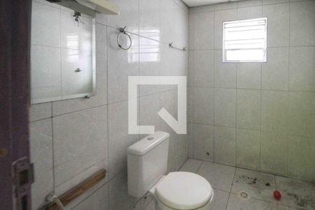 Banheiro de casa para alugar com 1 quarto, 28m² em Vila Bancaria, São Paulo