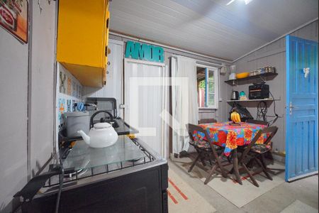 Cozinha de casa para alugar com 1 quarto, 61m² em Canto da Lagoa, Florianópolis