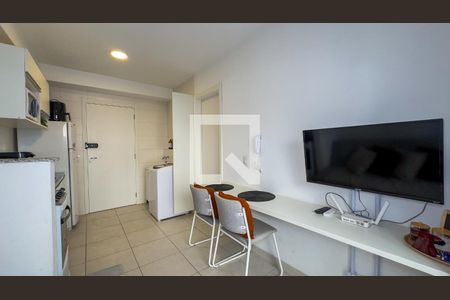 Sala, Cozinha e Área de Serviço de apartamento para alugar com 1 quarto, 29m² em Jardim Caravelas, São Paulo