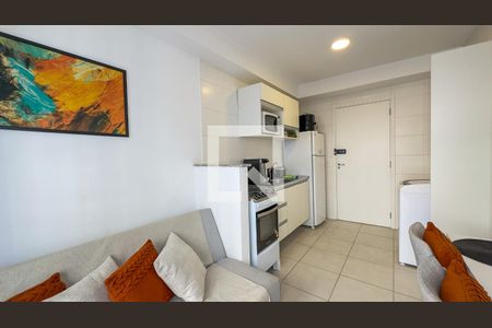 Sala, Cozinha e Área de Serviço de apartamento para alugar com 1 quarto, 29m² em Jardim Caravelas, São Paulo