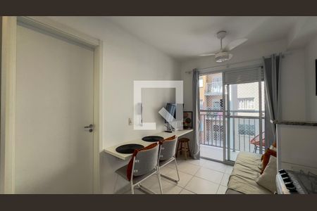 Sala, Cozinha e Área de Serviço de apartamento para alugar com 1 quarto, 29m² em Jardim Caravelas, São Paulo