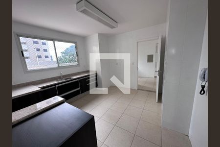 Apartamento para alugar com 3 quartos, 170m² em Osvaldo Rezende, Uberlândia