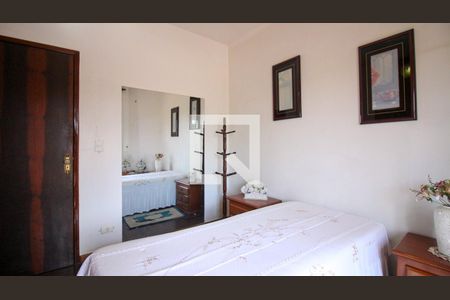 Casa para alugar com 3 quartos, 200m² em Jardim Avelino, São Paulo