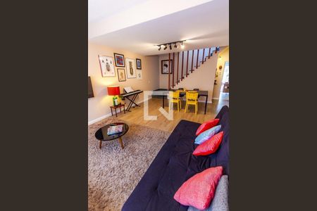 Casa à venda com 3 quartos, 214m² em Vila Mariana, São Paulo