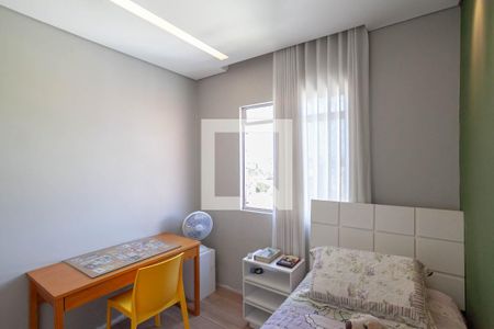 Quarto 1 de apartamento para alugar com 2 quartos, 110m² em Serrano, Belo Horizonte
