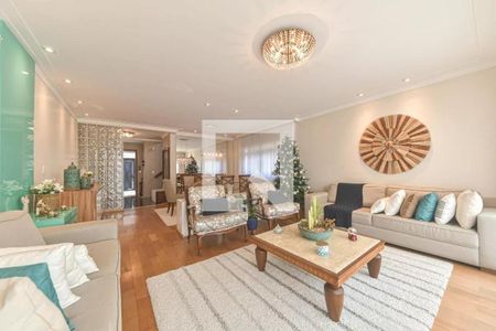 Casa à venda com 4 quartos, 214m² em Campo Belo, São Paulo