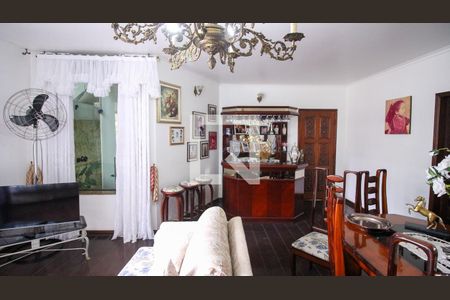 Casa à venda com 5 quartos, 336m² em Jardim Avelino, São Paulo