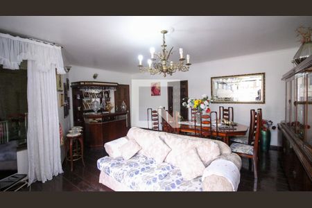Casa à venda com 5 quartos, 336m² em Jardim Avelino, São Paulo