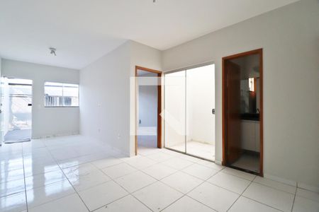 Sala de casa para alugar com 2 quartos, 57m² em Jardim Europa, Uberlândia