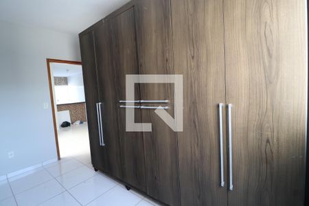 Quarto 1 de casa para alugar com 2 quartos, 57m² em Jardim Europa, Uberlândia