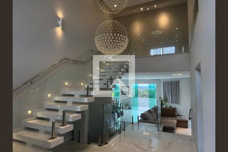 Sala de casa de condomínio para alugar com 5 quartos, 600m² em  Parque Residencial Mirante do Vale, Jacareí