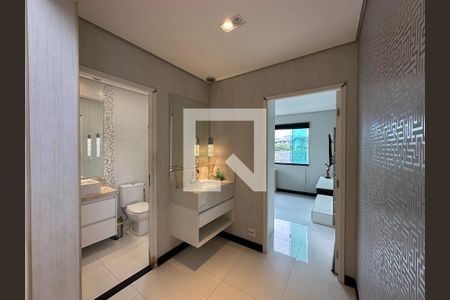 Banheiro 1 de casa de condomínio para alugar com 5 quartos, 600m² em  Parque Residencial Mirante do Vale, Jacareí