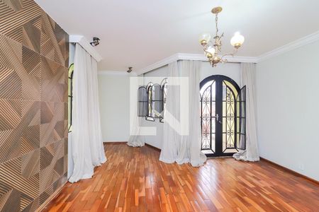 Casa à venda com 3 quartos, 195m² em Jardim Nossa Senhora do Carmo, São Paulo