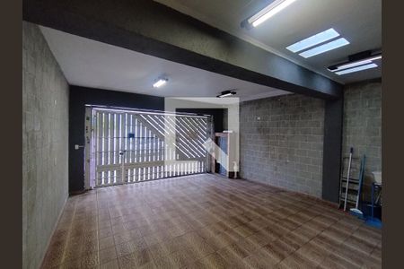 Garagem de casa à venda com 3 quartos, 250m² em Parque Fongaro, São Paulo