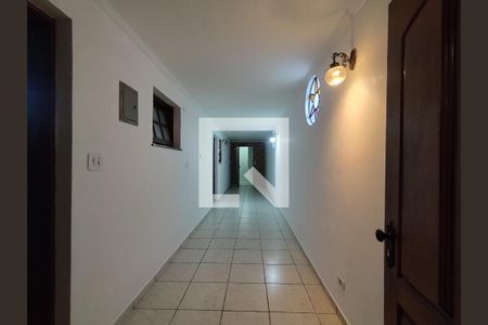 Entrada  de casa à venda com 3 quartos, 250m² em Parque Fongaro, São Paulo
