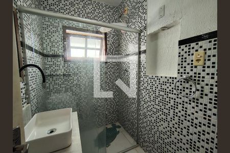 Banheiro Corredor de casa à venda com 3 quartos, 230m² em Teresópolis, Porto Alegre