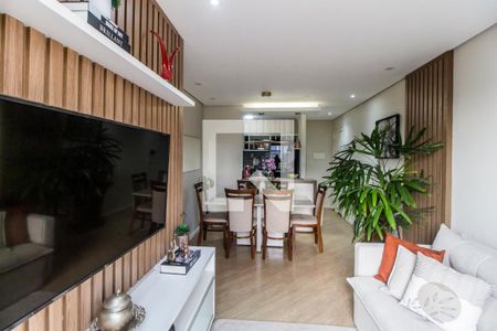 Sala  de apartamento à venda com 2 quartos, 68m² em Jardim Tupanci, Barueri