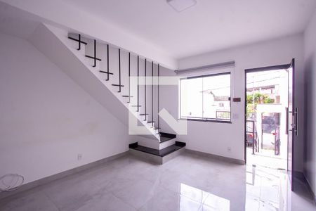 Sala de casa para alugar com 2 quartos, 64m² em Mutondo, São Gonçalo