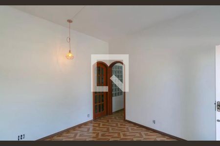 Casa para alugar com 2 quartos, 270m² em Heliópolis, Belo Horizonte