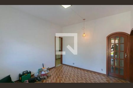 Casa para alugar com 2 quartos, 270m² em Heliópolis, Belo Horizonte
